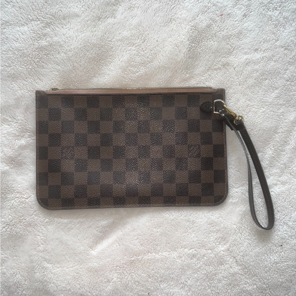 Louis Vuitton wristlet - Picture 2 of 6